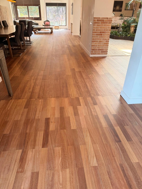 Acuchillado y barnizado de parquet en Boadilla del Monte, Madrid