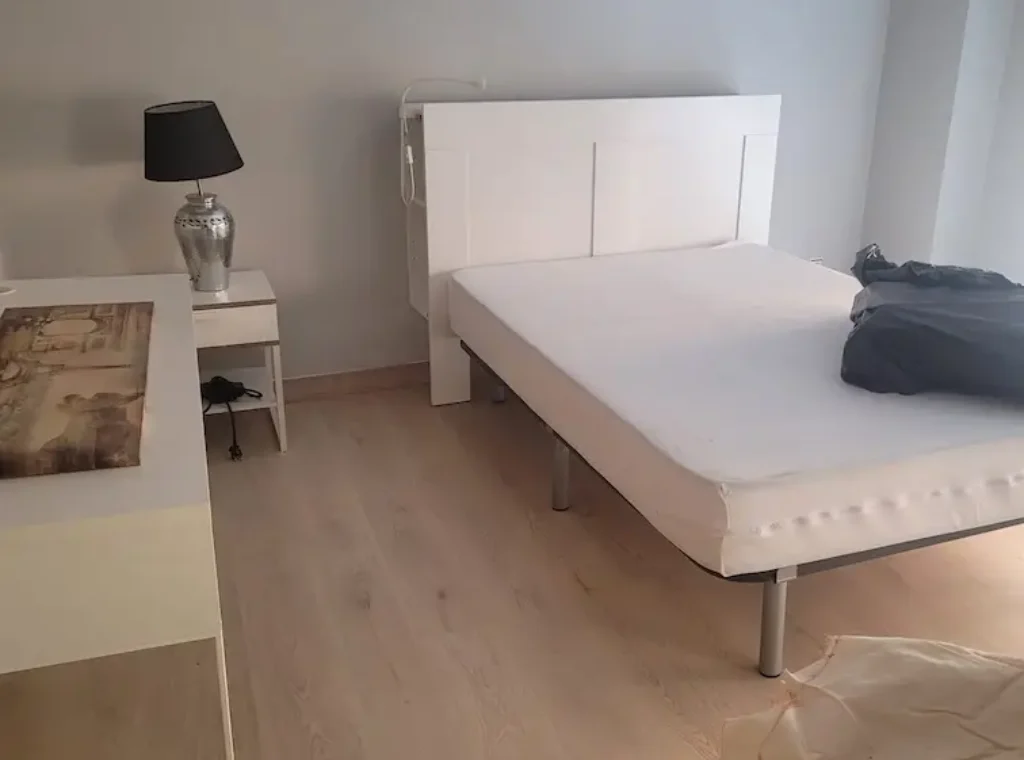 Instalación tarima flotante vivienda con muebles en Madrid Instalación tarima flotante en vivienda con muebles